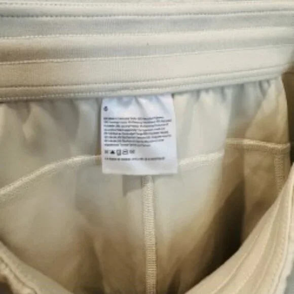 Lululemon softstreme highrise shorts - Picture 4 of 4